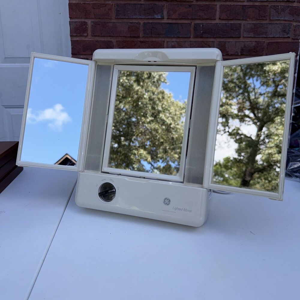 Vintage GE Lighted Mirror Adjustable Portable Vanity Tested 106658